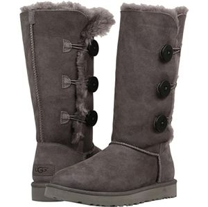 Ugg Bailey Button Triplet II -size 10